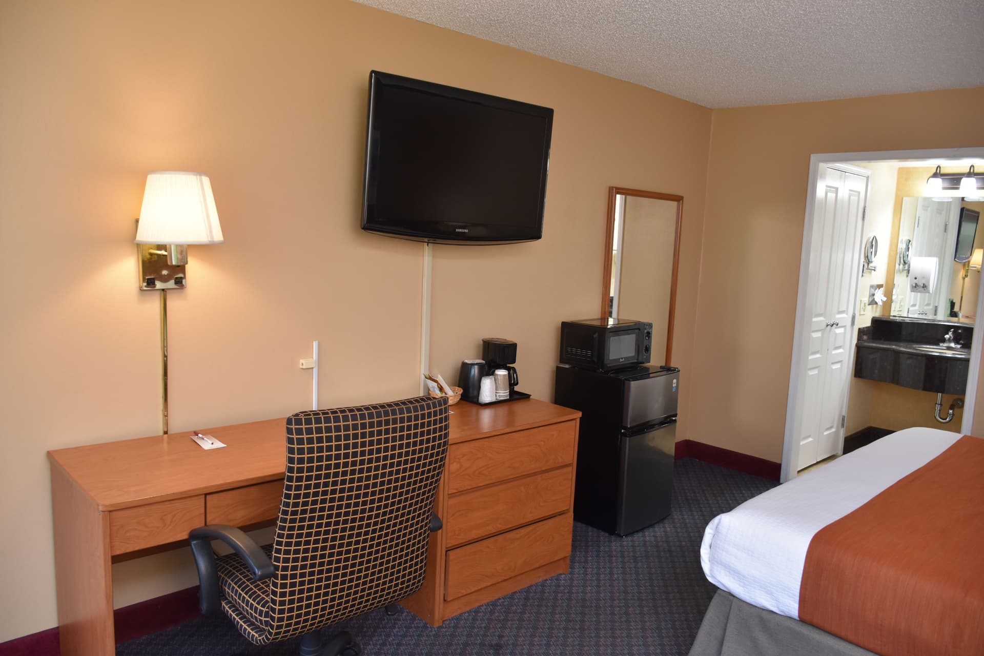 Ontario Airport Inn