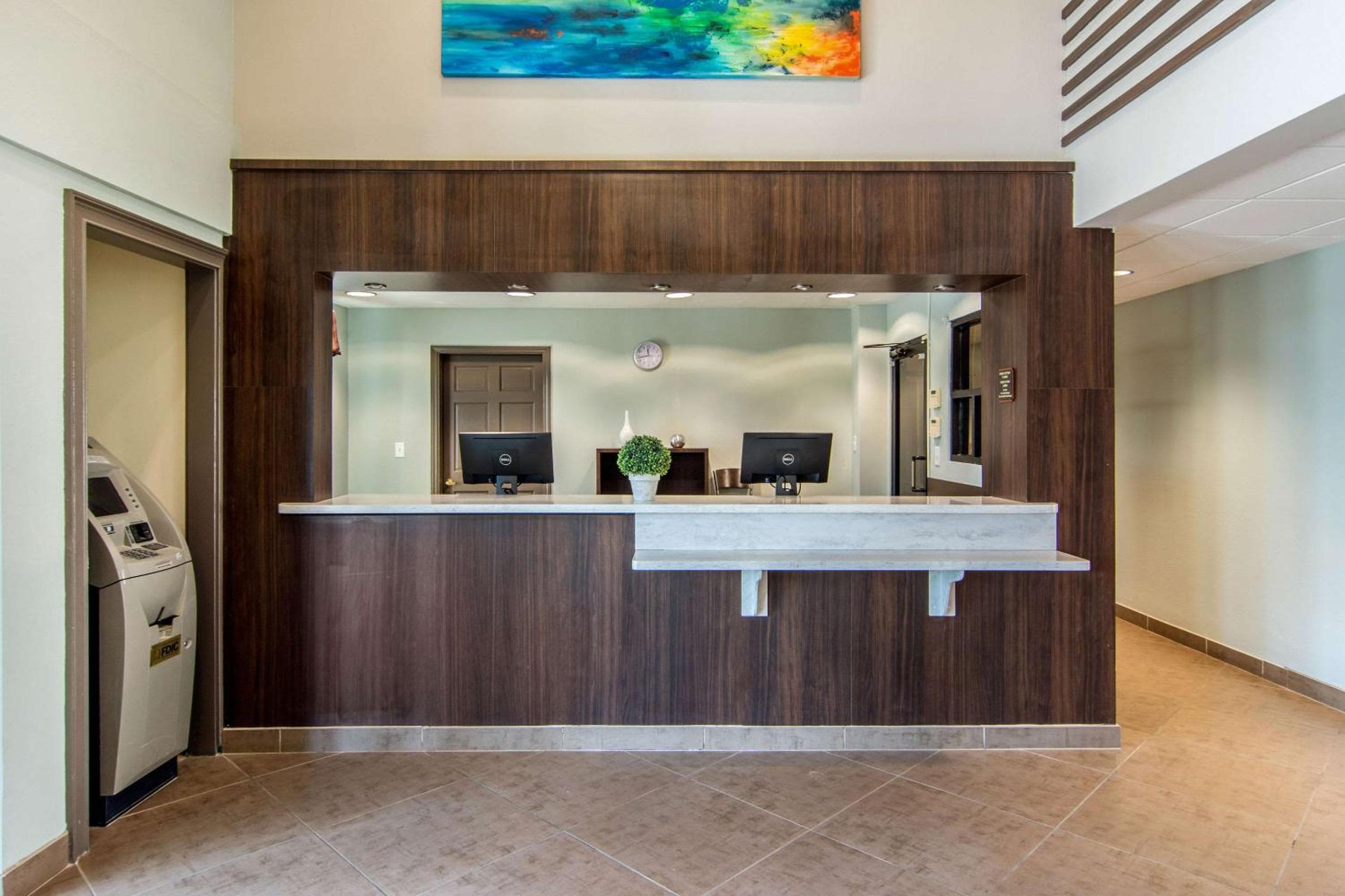 Clarion Inn & Suites Atlanta Downtown