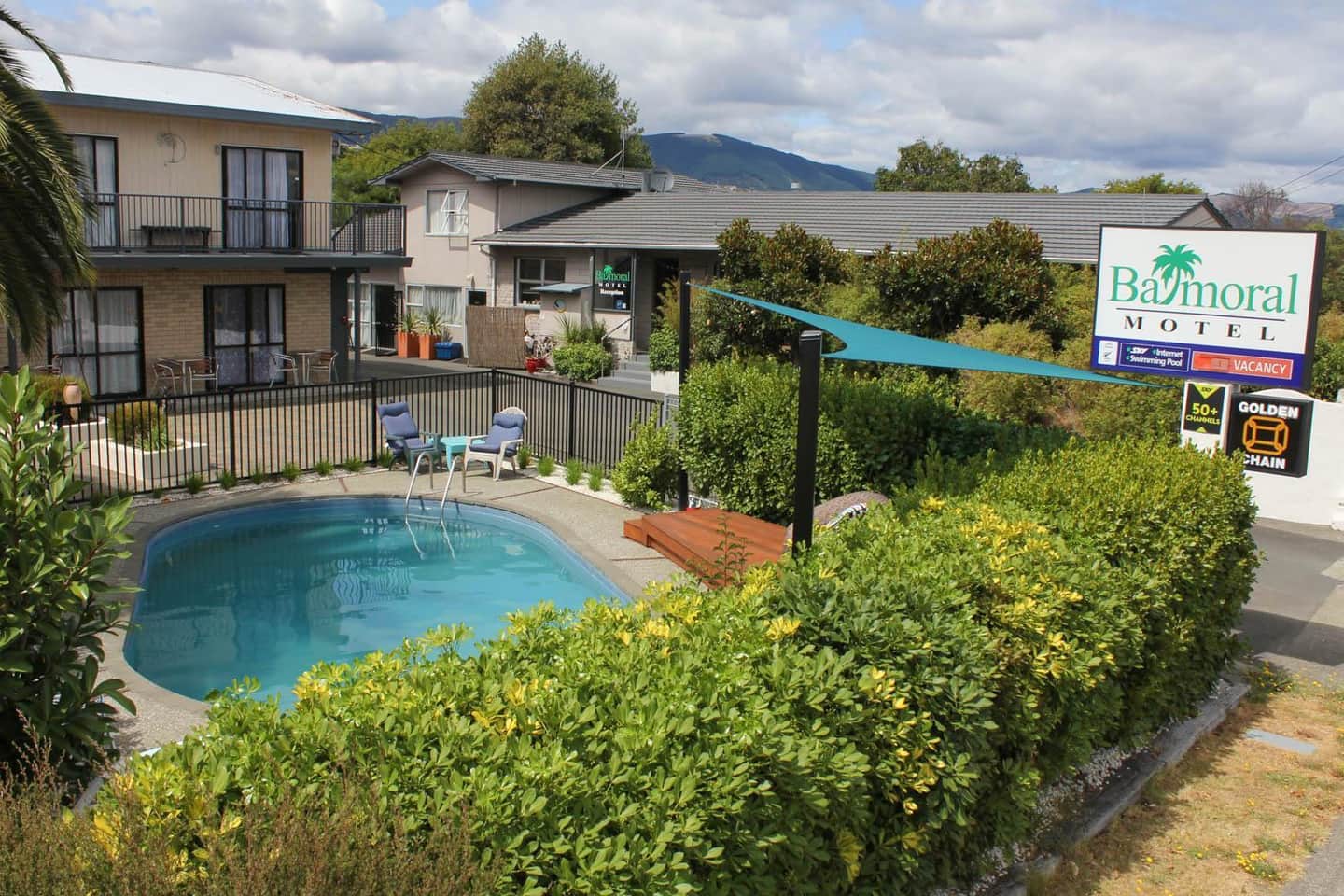 Balmoral Motel