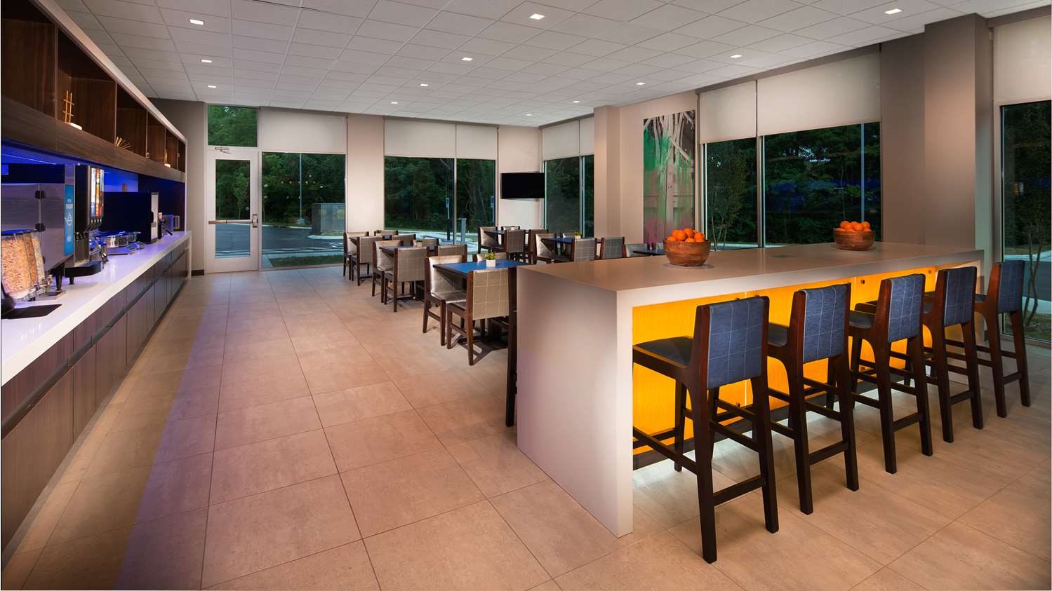 GLo Best Western Nashville Airport