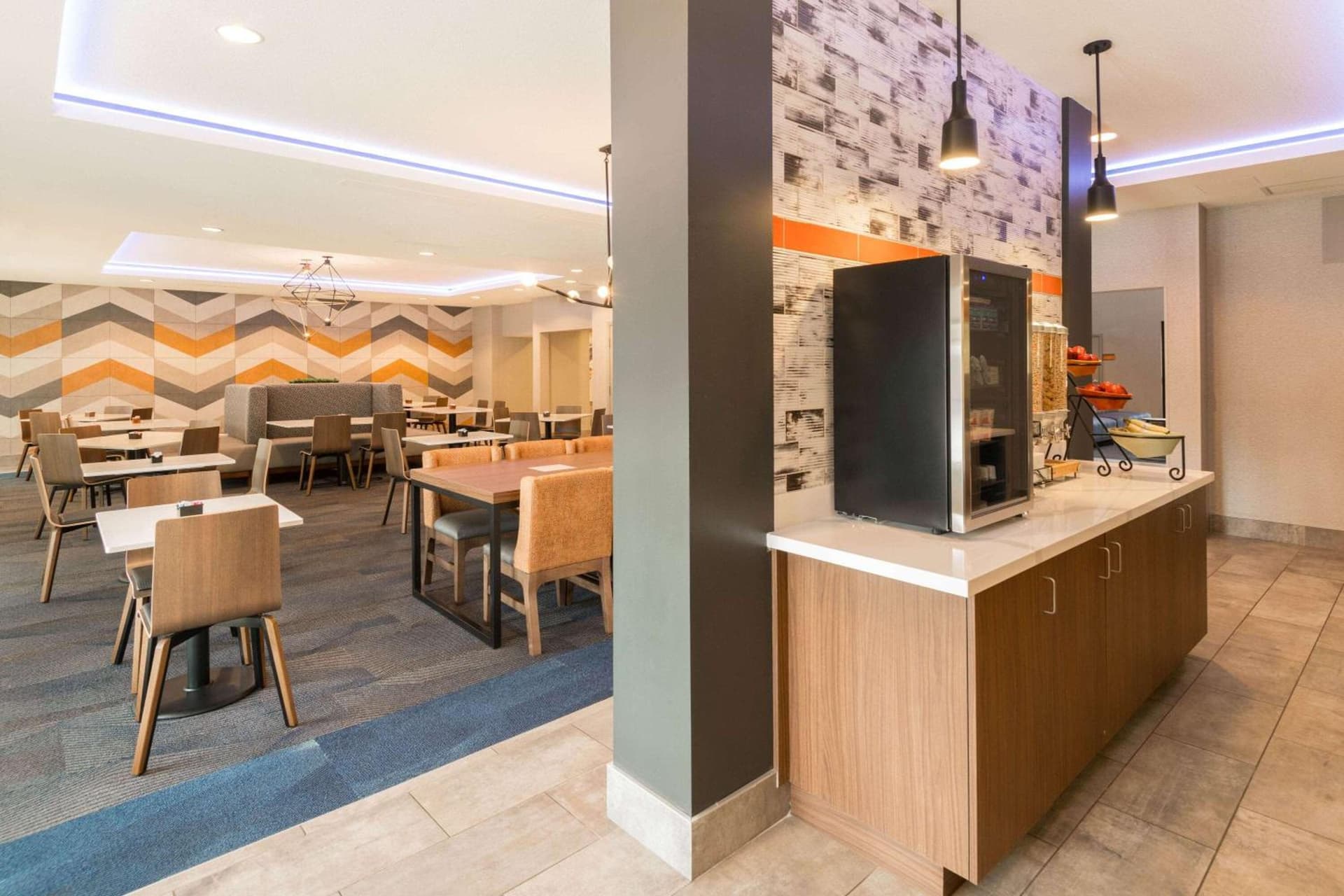 La Quinta Inn & Suites by Wyndham Las Vegas Airport South