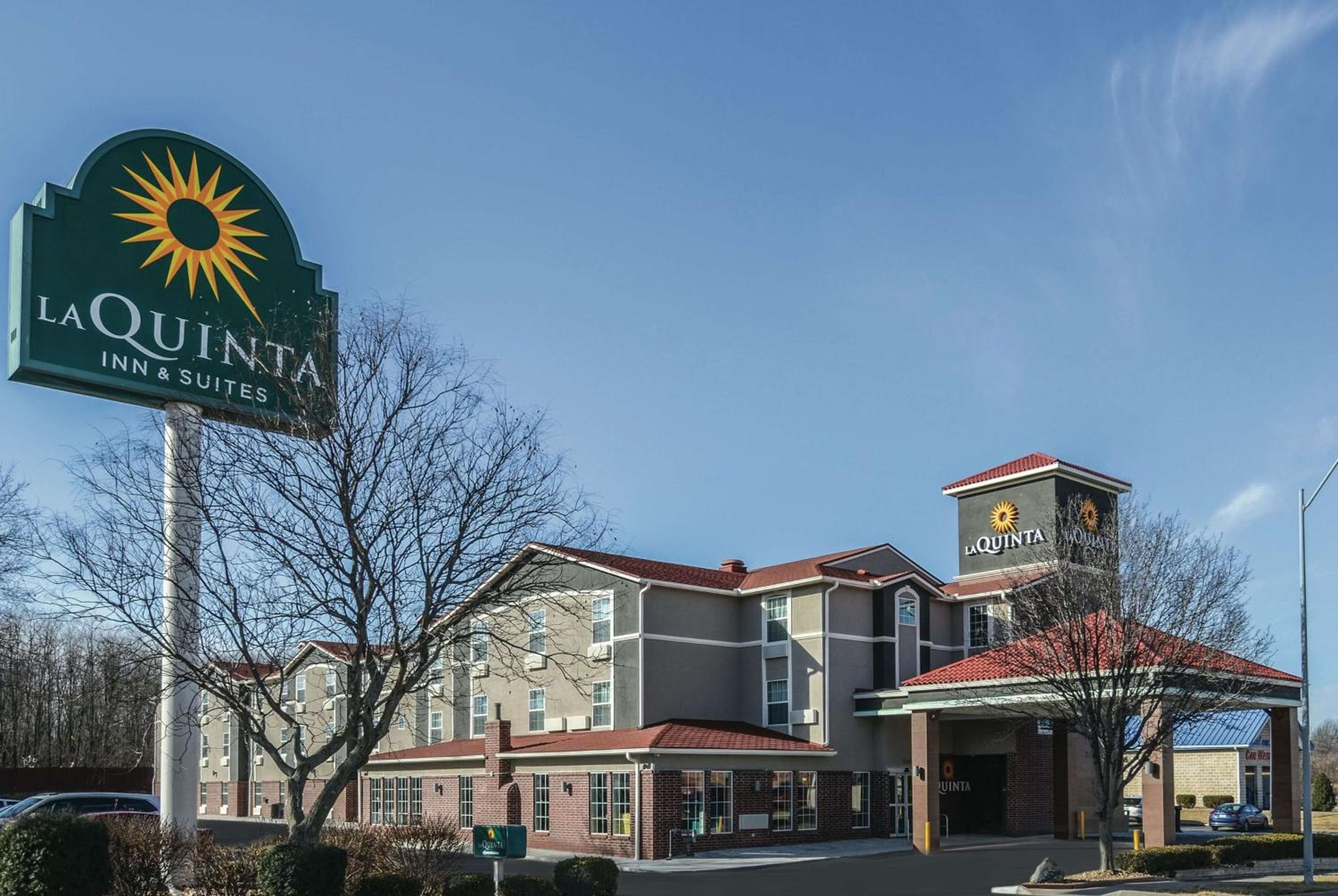 La Quinta Inn & Suites by Wyndham Kansas City Airport