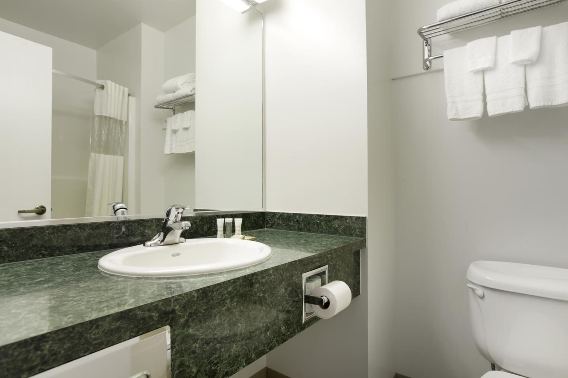 Super 8 by Wyndham Central Pt Medford