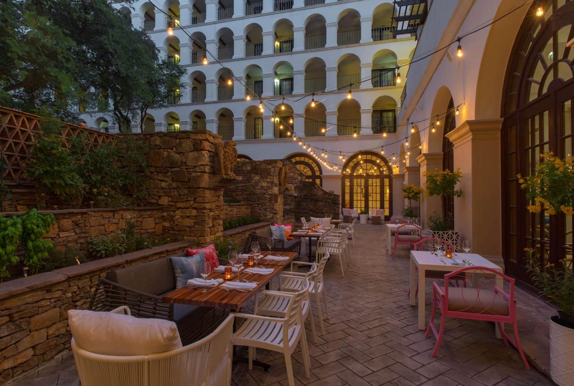 DoubleTree by Hilton Hotel Austin