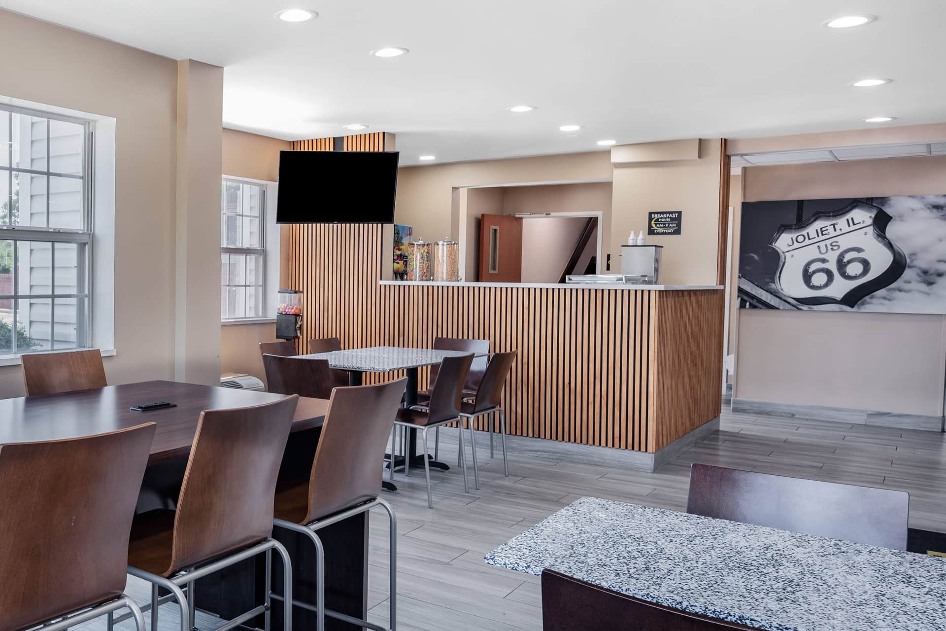 Super 8 by Wyndham Joliet