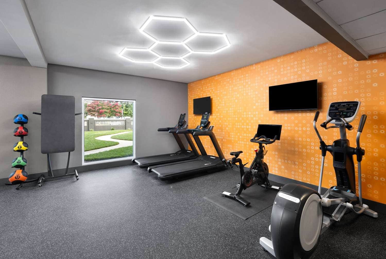 La Quinta Inn & Suites by Wyndham Greensboro NC