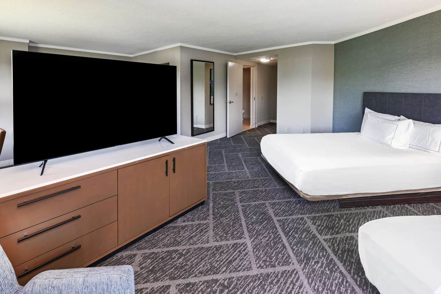 DoubleTree by Hilton Tulsa - Warren Place