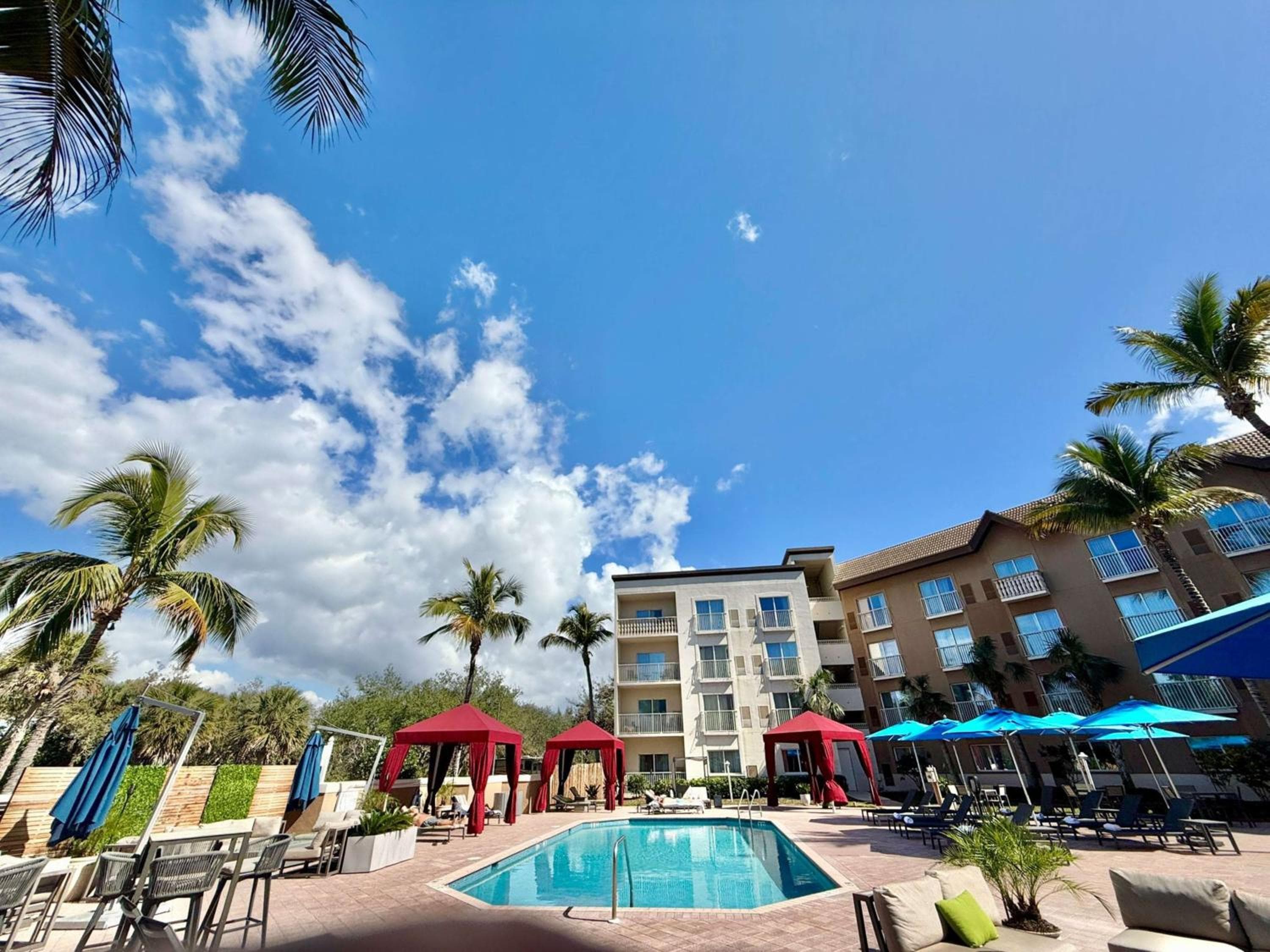 Holiday Inn Express & Suites - Naples Downtown - 5th Avenue