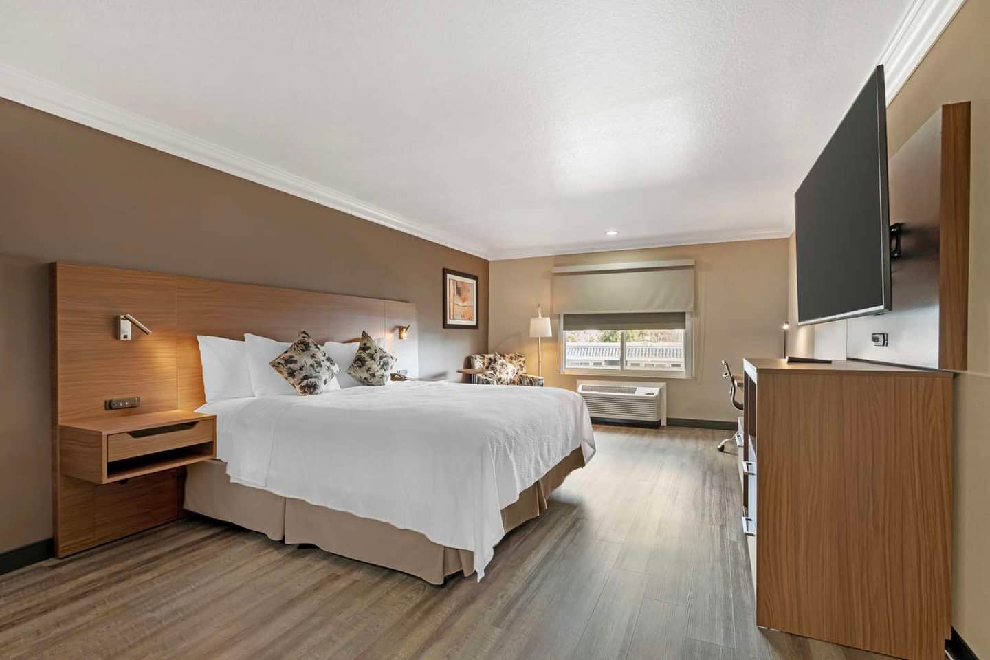 Best Western Plus Newport Mesa Inn
