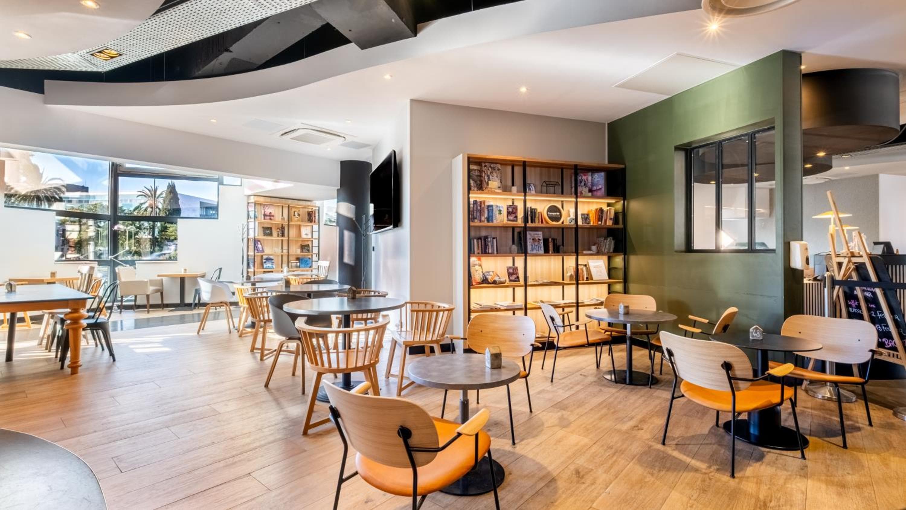 CAMPANILE PRIME NICE AEROPORT