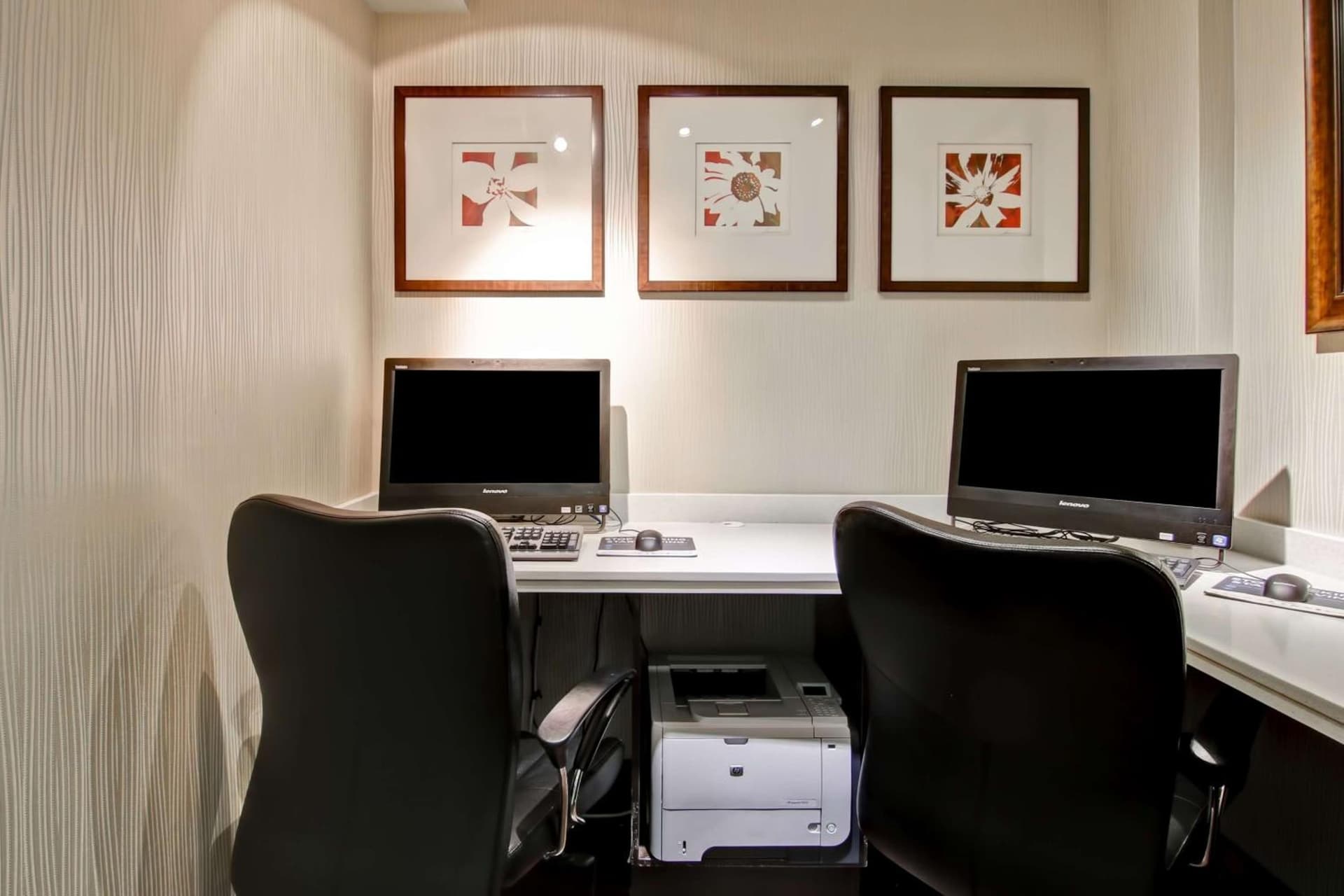 Hampton Inn & Suites by Hilton Calgary Airport