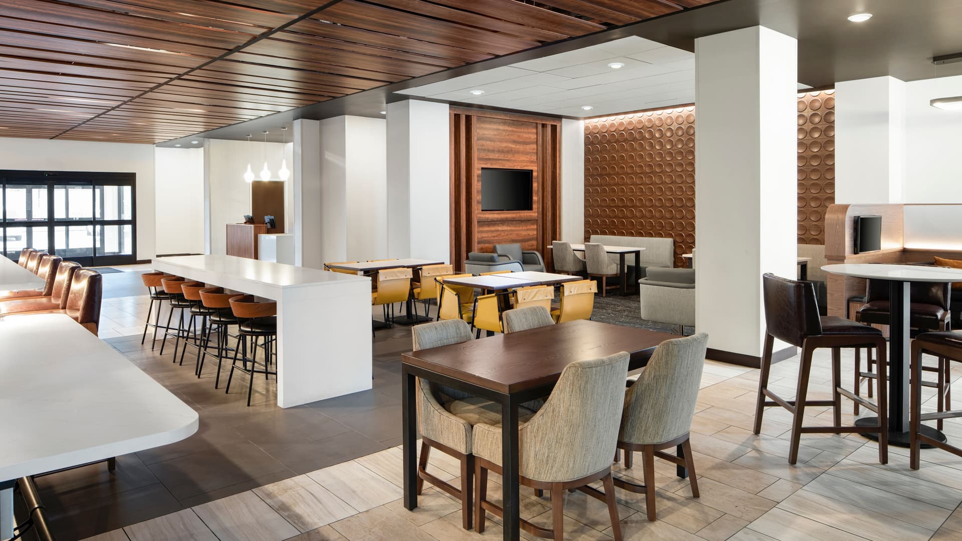 Courtyard by Marriott Seattle SeaTac Airport