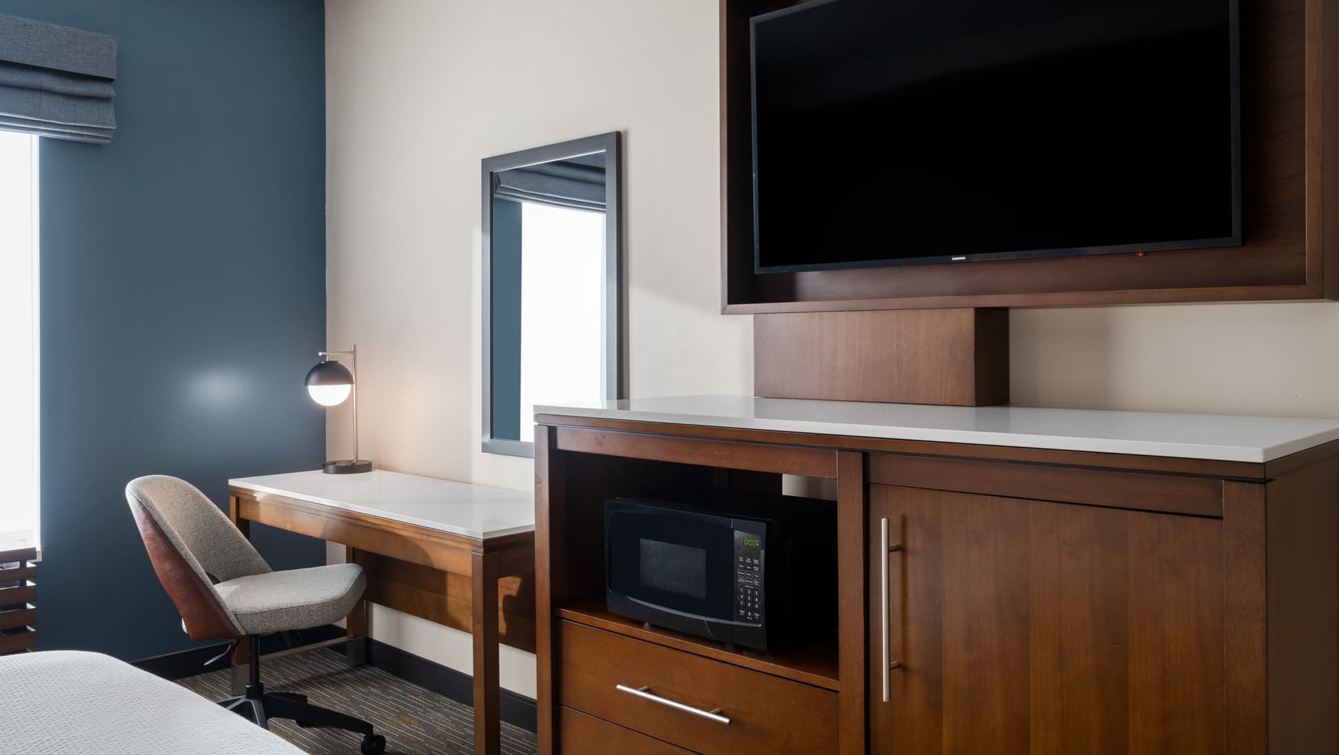 Courtyard by Marriott Seattle SeaTac Airport