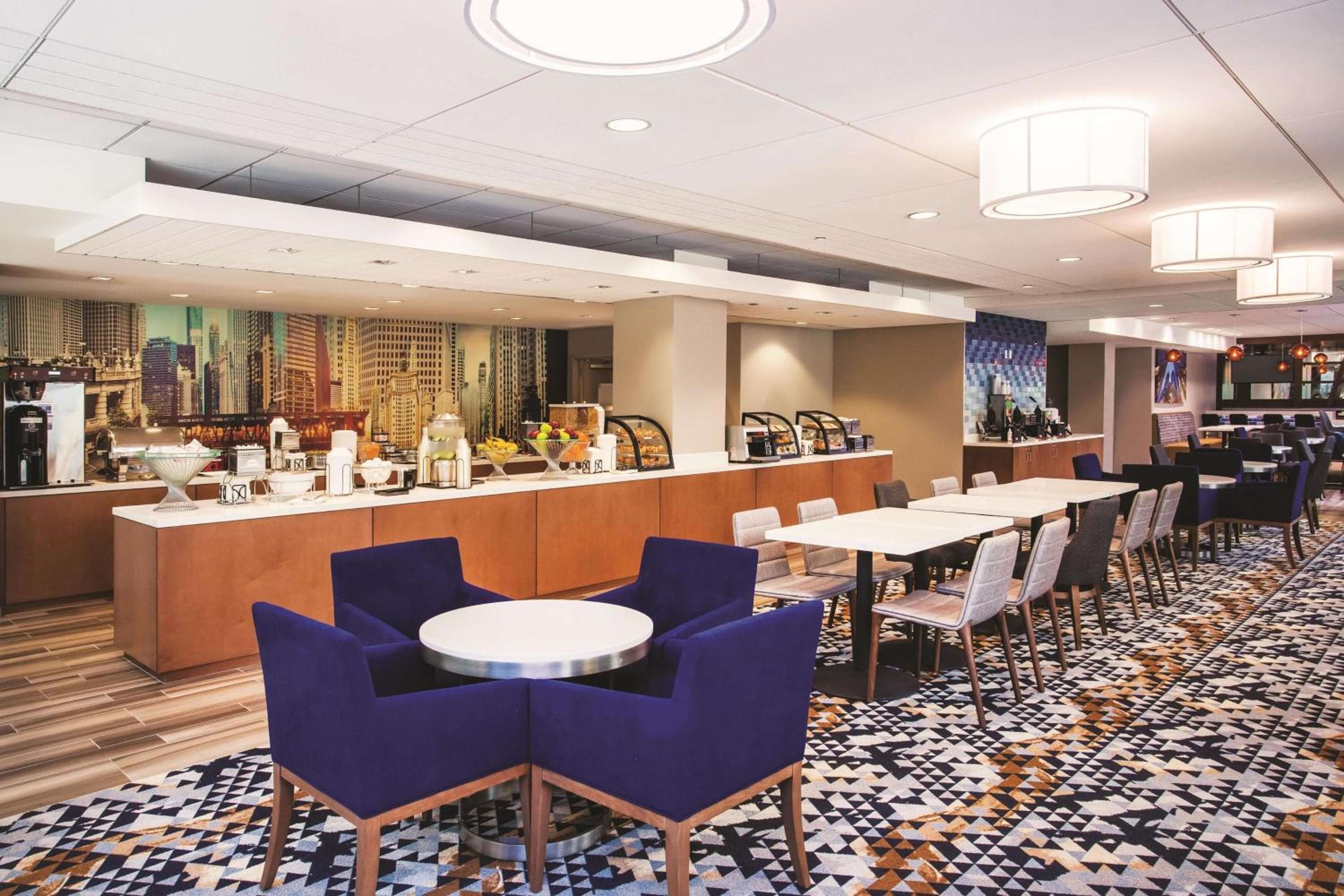 La Quinta Inn & Suites by Wyndham Chicago Downtown