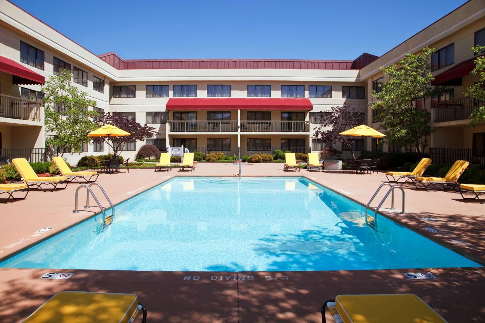 DoubleTree Suites by Hilton Cincinnati - Blue Ash