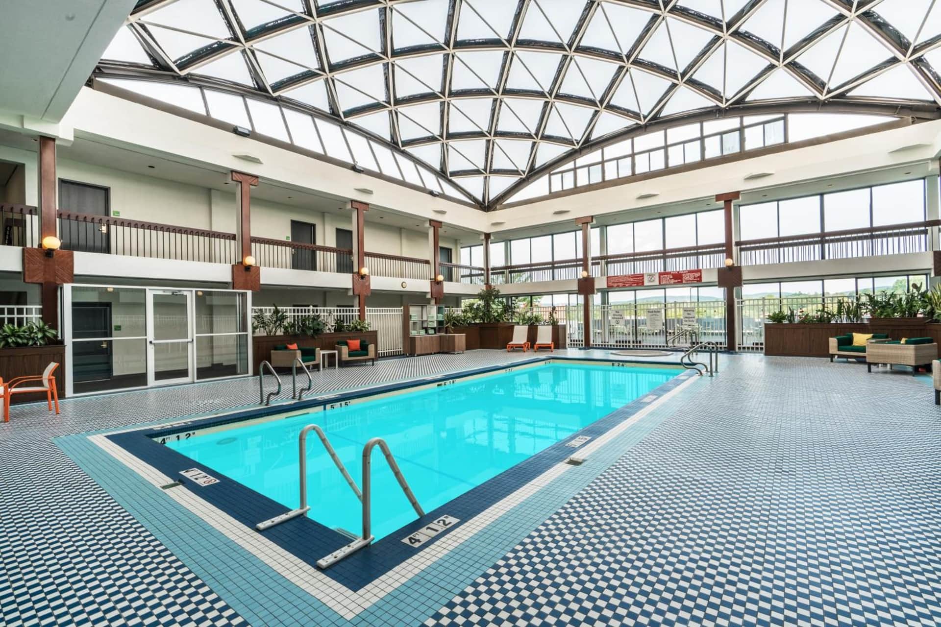 Holiday Inn and Suites Pittsfield-Berkshires