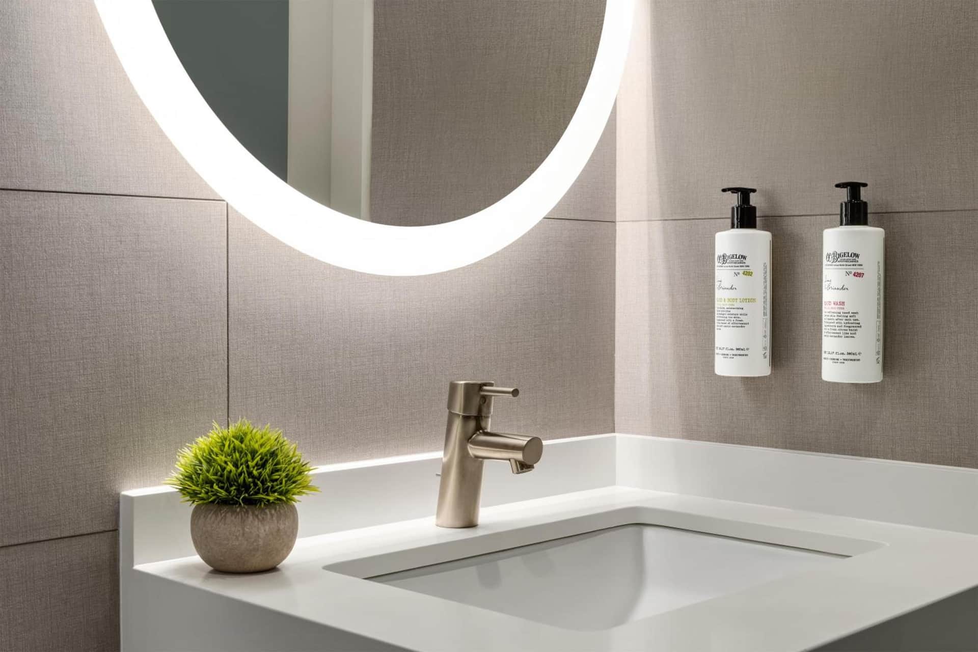 Renaissance Chicago O'Hare Suites Hotel