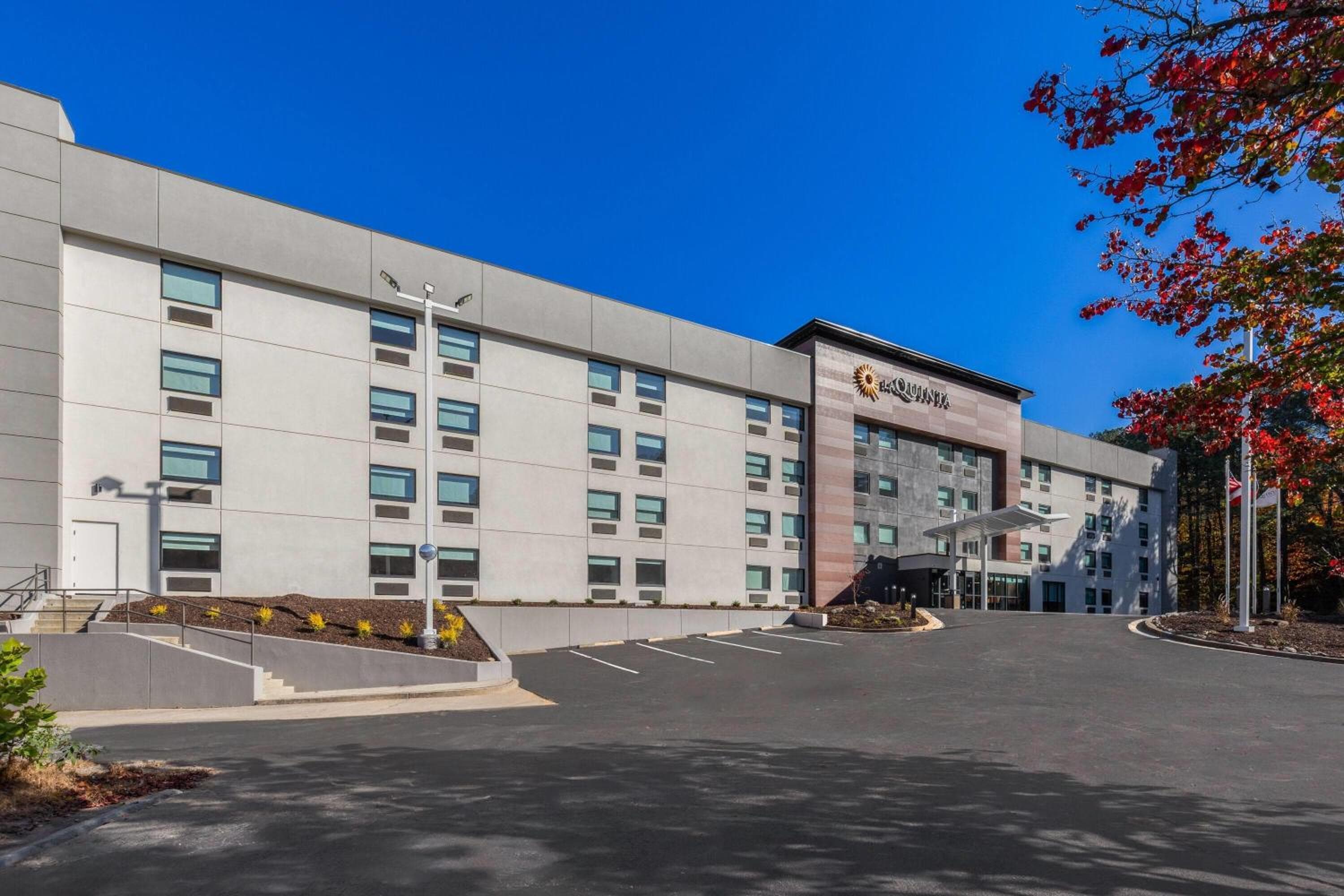 La Quinta Inn & Suites by Wyndham Atlanta Roswell