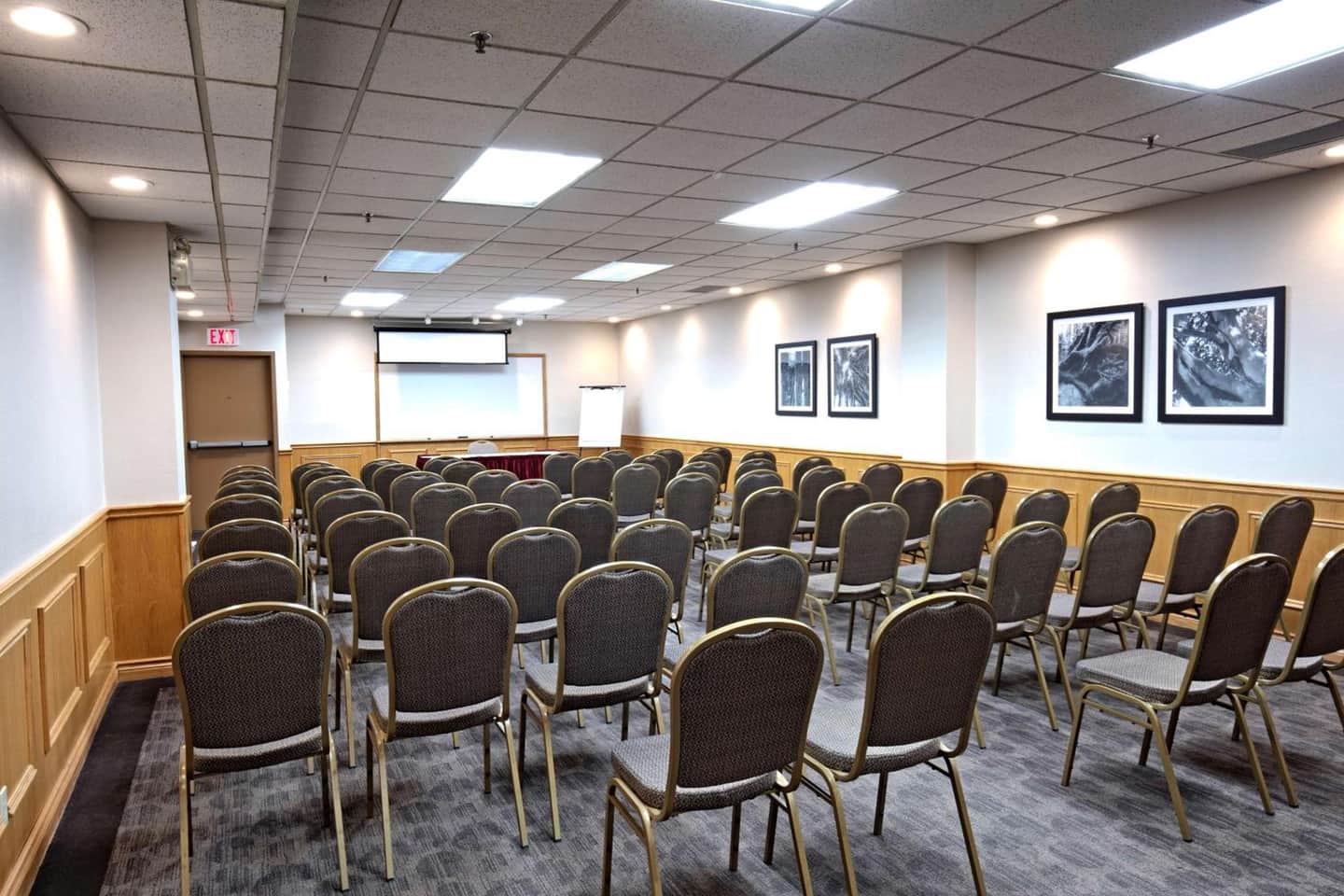 Best Western VOYAGEUR PLACE HOTEL
