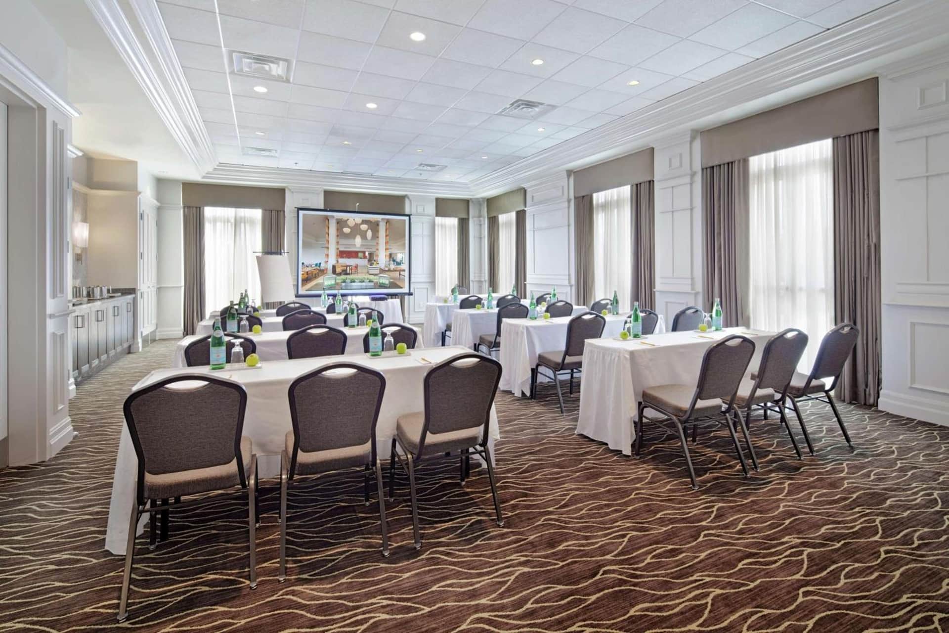 Hilton Garden Inn Montreal Airport