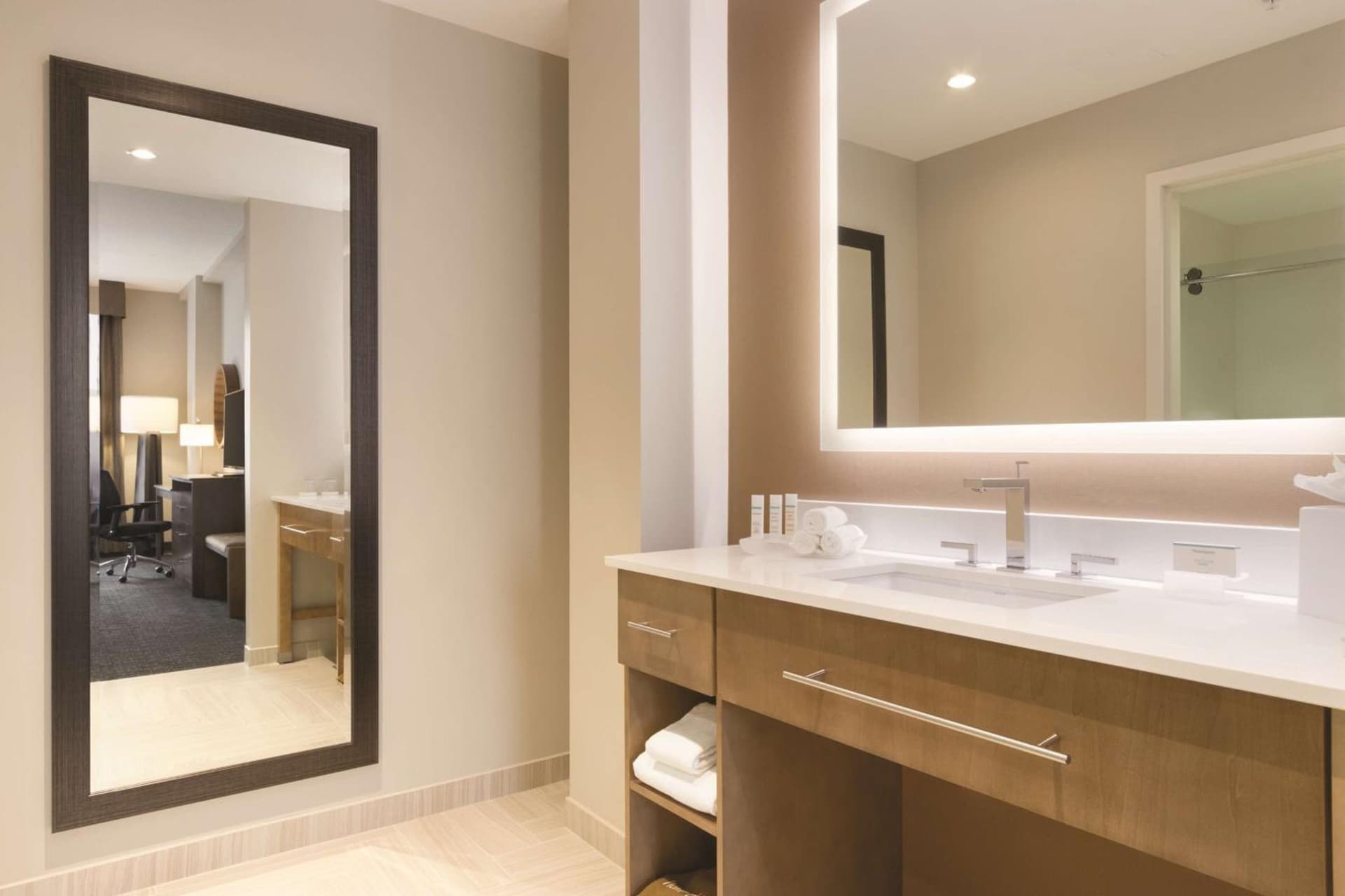 Homewood Suites by Hilton Calgary Downtown