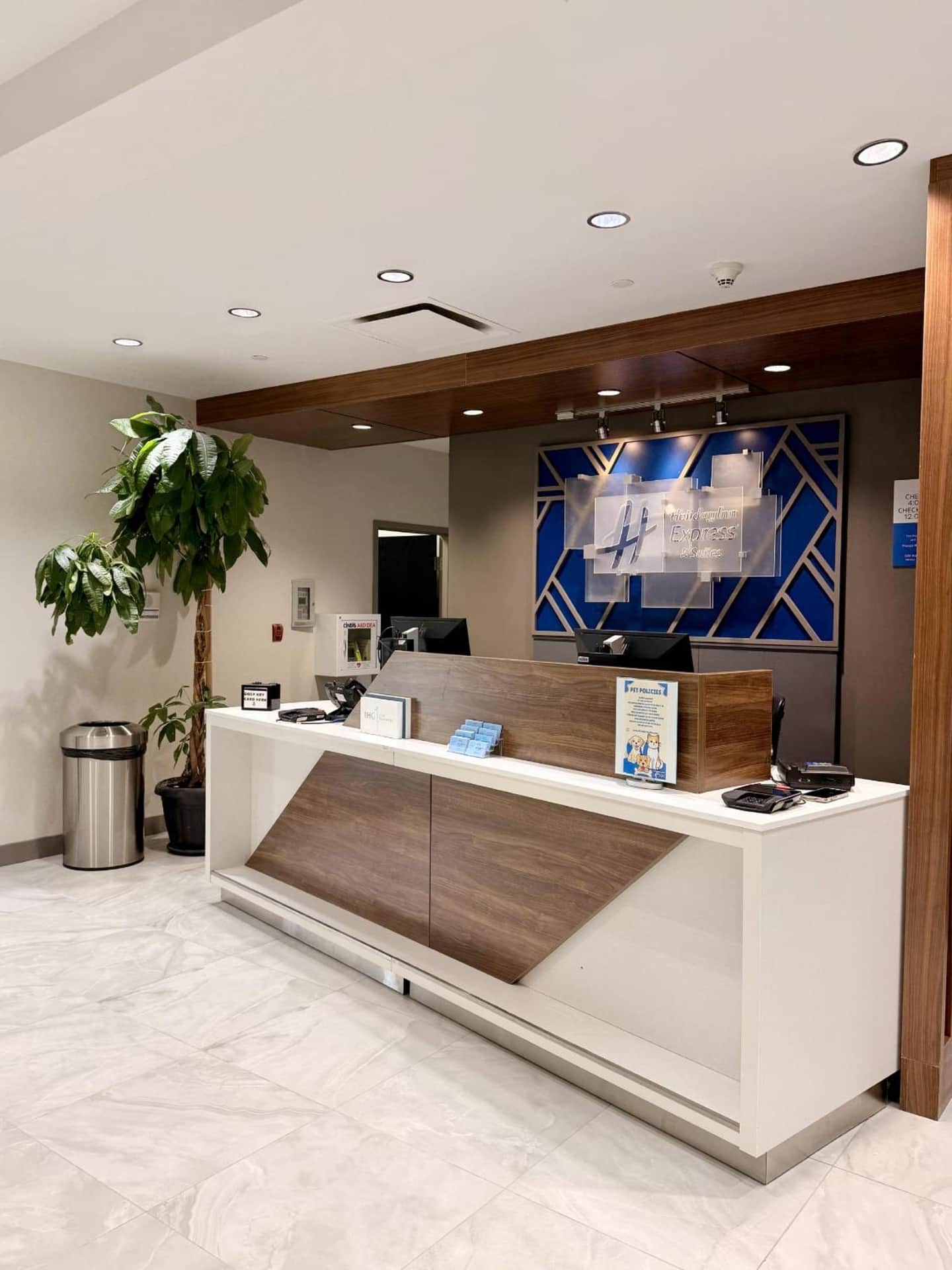 Holiday Inn Express & Suites Ottawa West - Nepean by IHG