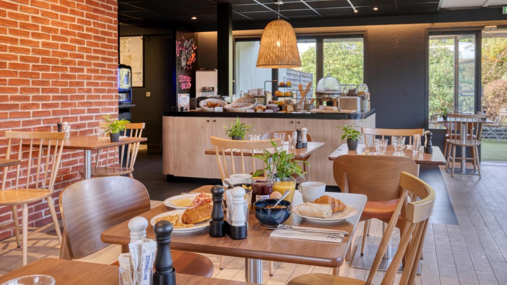 Campanile NATURE - Paris Ouest Gennevilliers Port