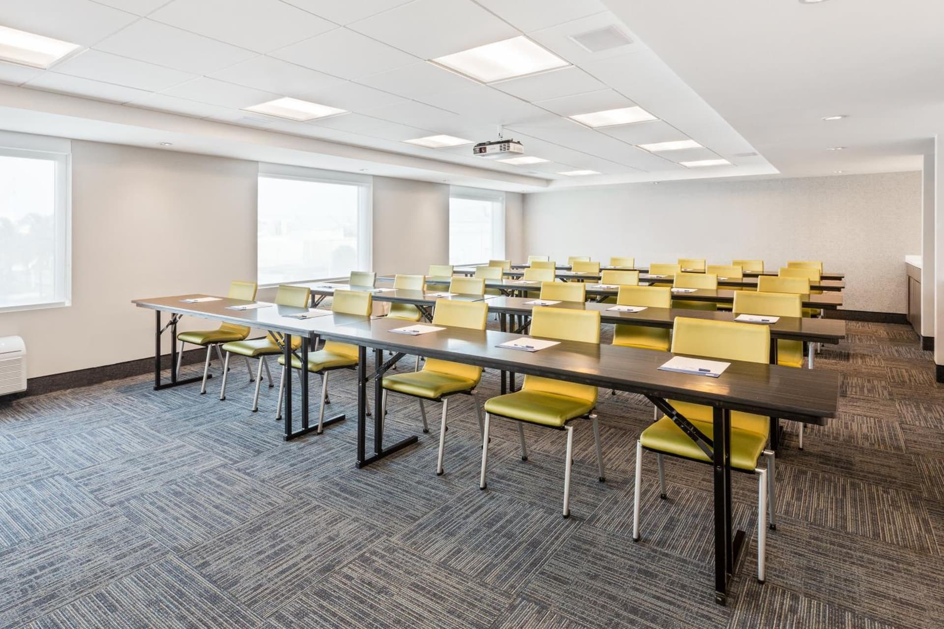 Holiday Inn Express Fort Lauderdale Cruise Airport