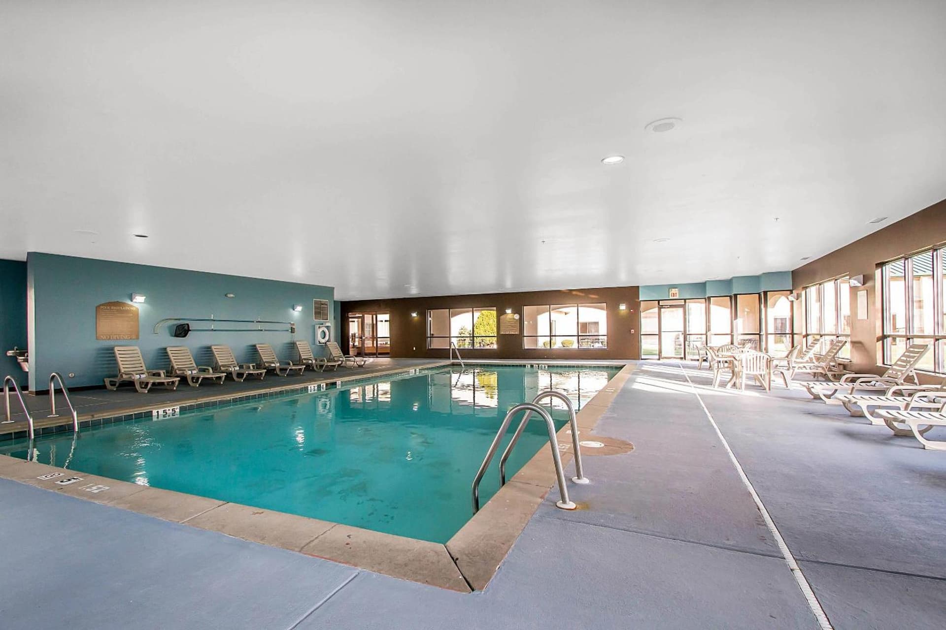Clarion Inn Elmhurst - Oak Brook near I-88 I-290 I-294