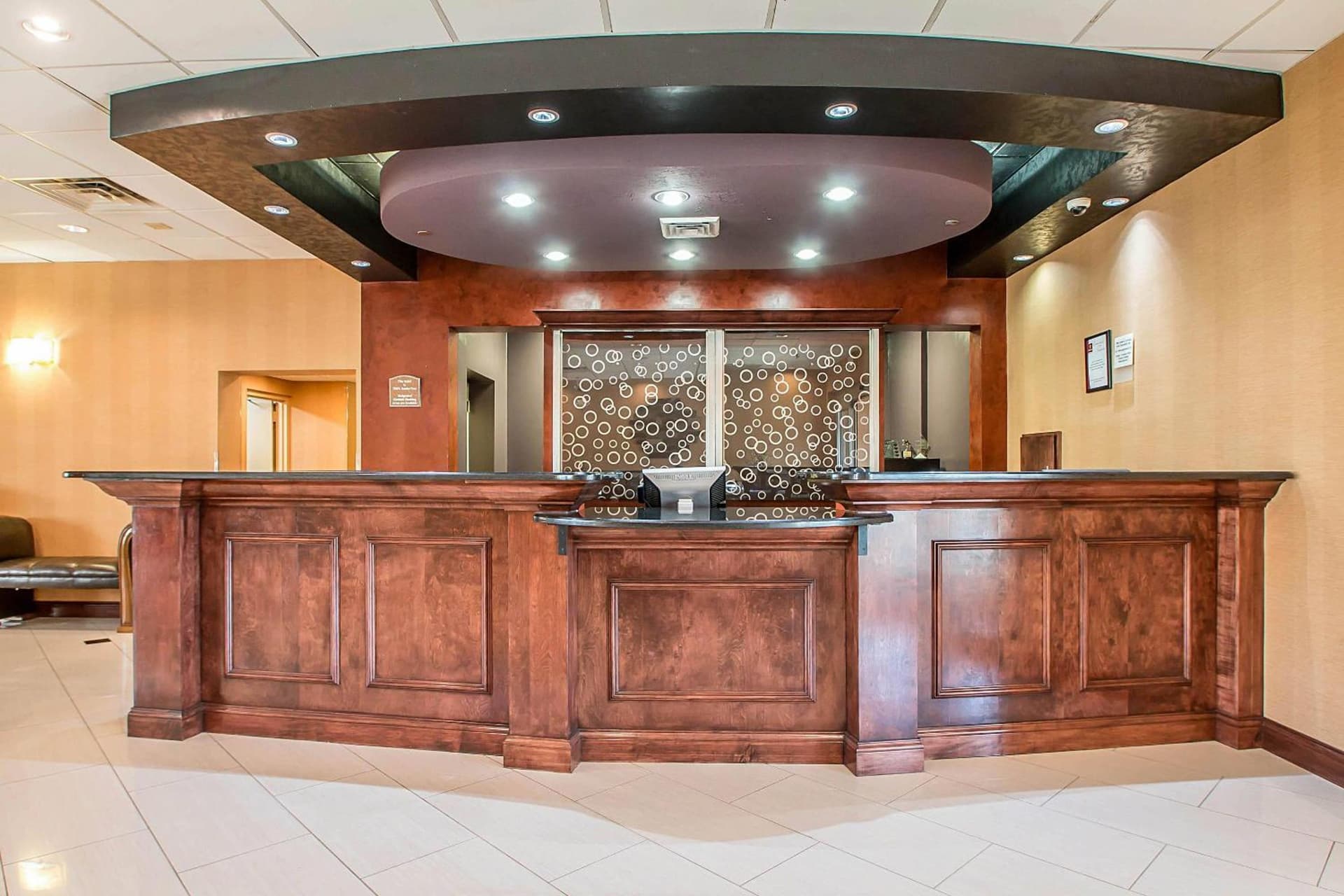 Clarion Inn Elmhurst - Oak Brook near I-88 I-290 I-294
