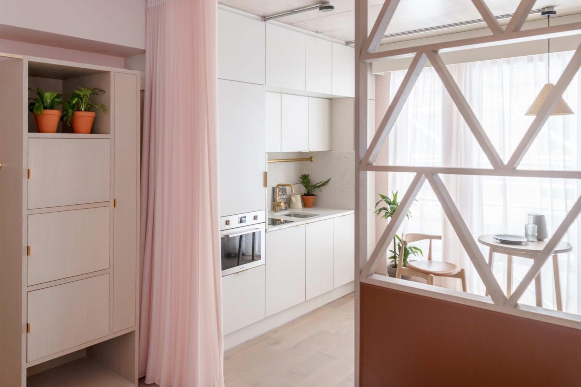 Zanzibar Locke, Ha’penny Bridge - Dublin