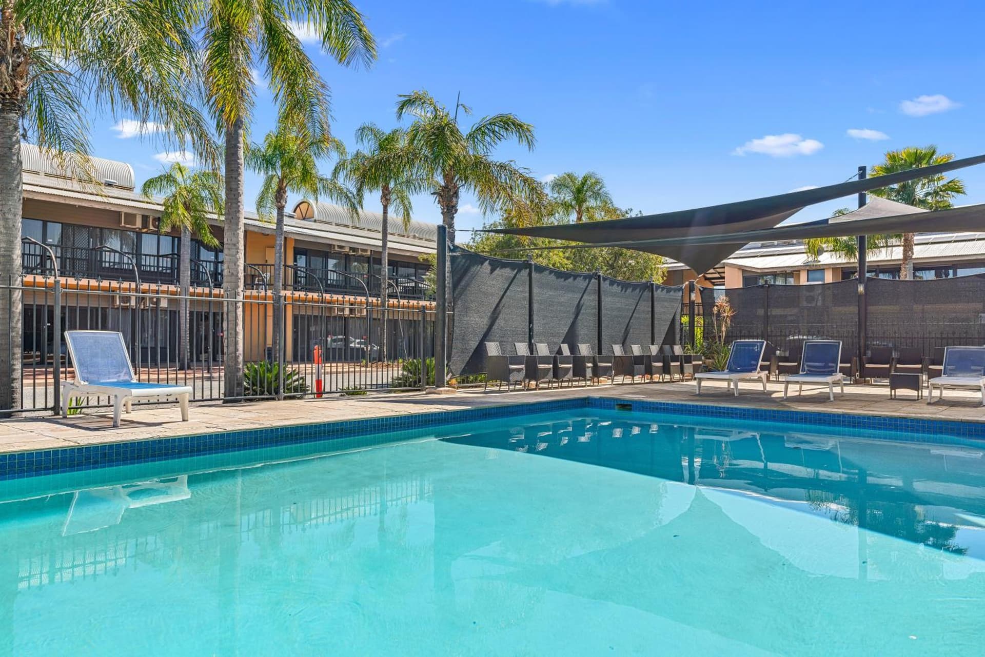 greet Hotel Alice Springs