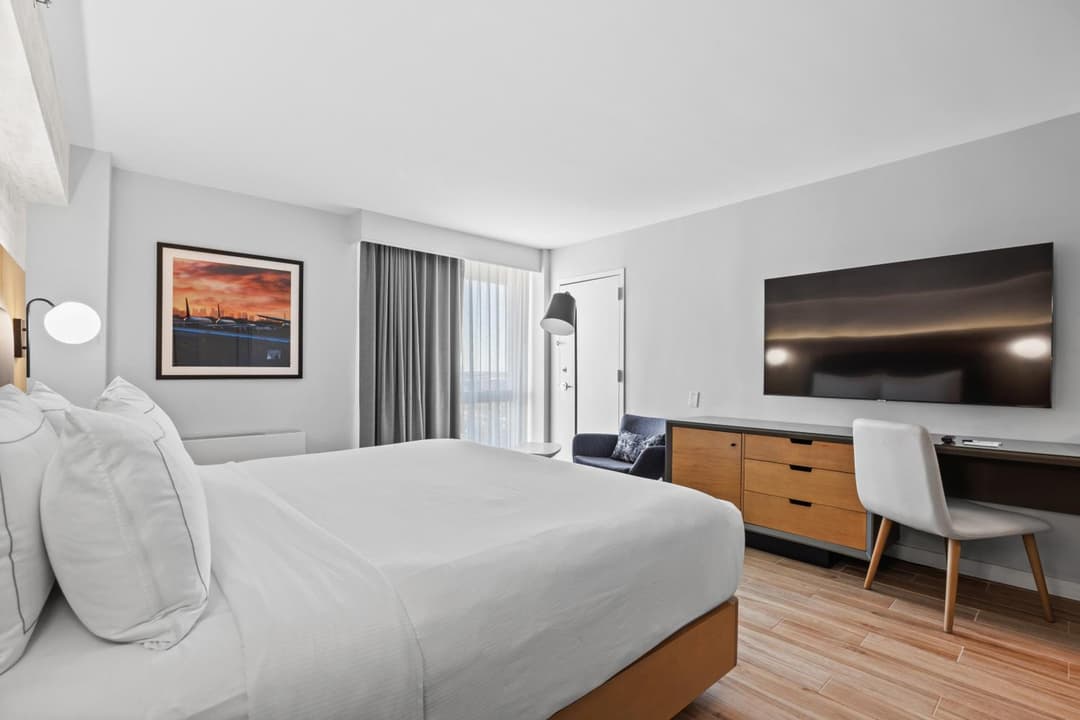 DoubleTree by Hilton New York JFK Airport
