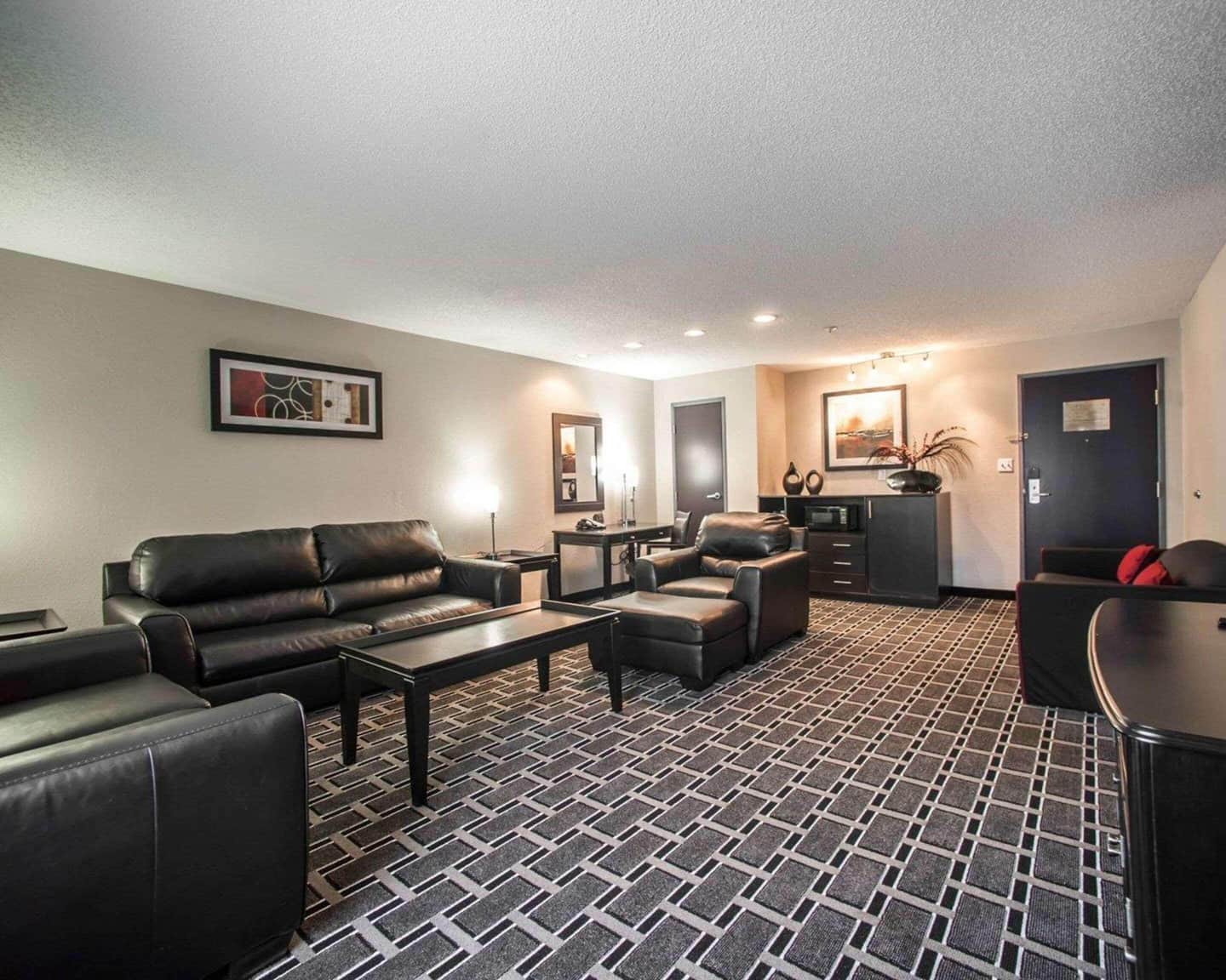 Comfort Suites Nashville Airport - BNA