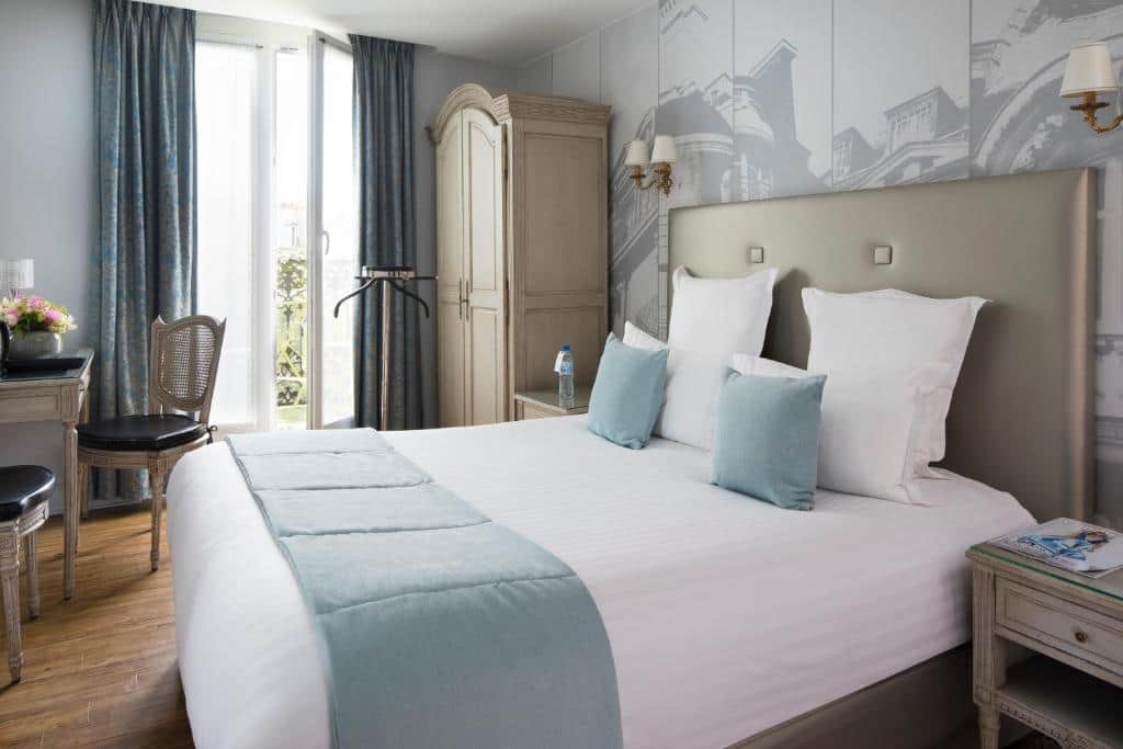 Hôtel Plaza Elysées