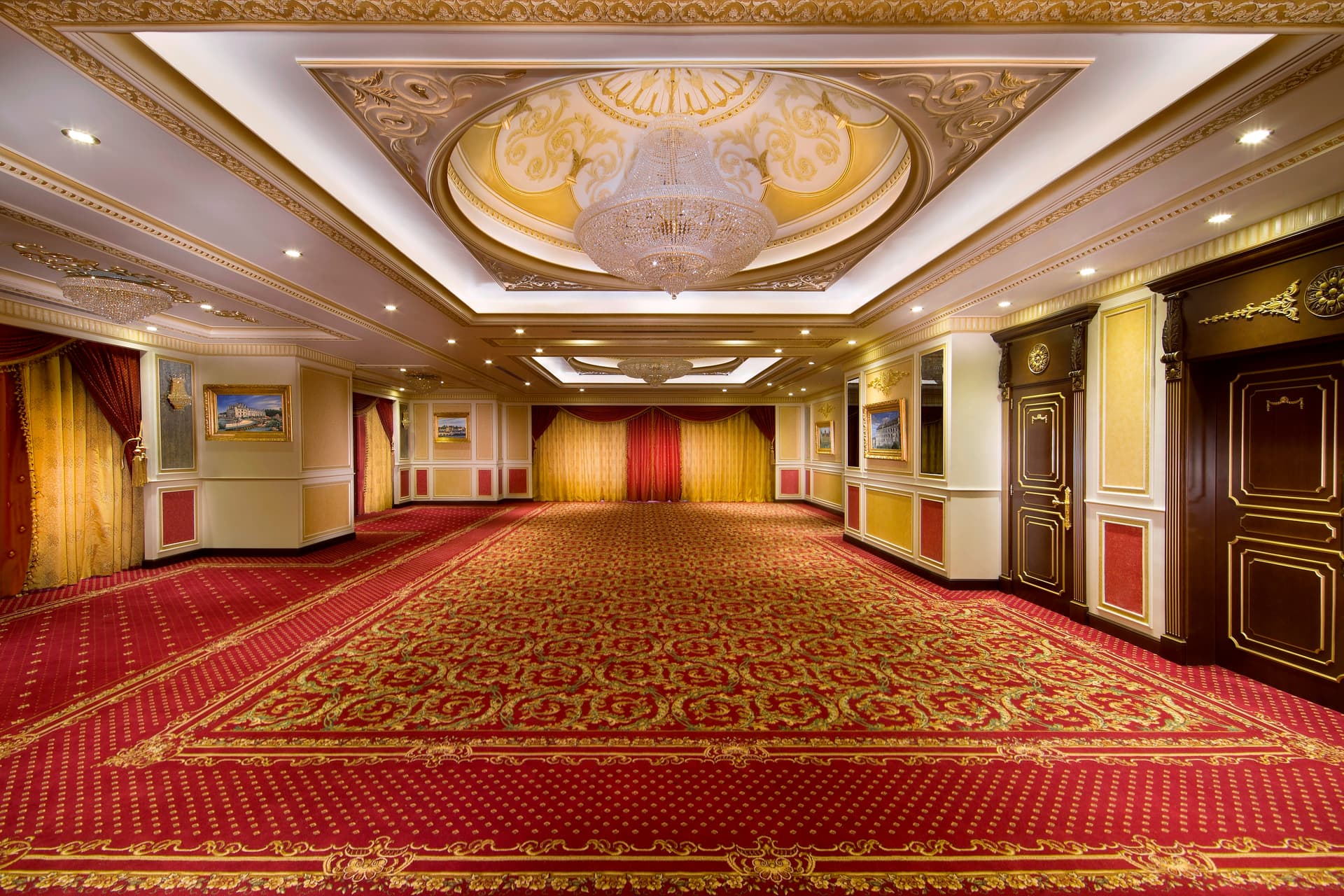 Royal Rose Hotel