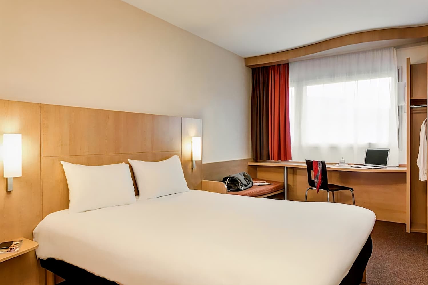 ibis Paris Pantin Eglise