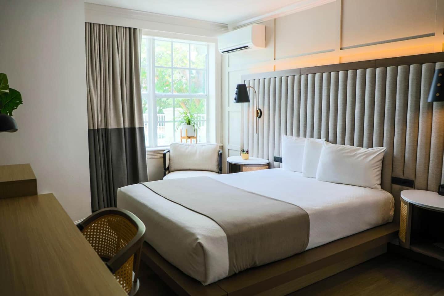 Riverside Hotel